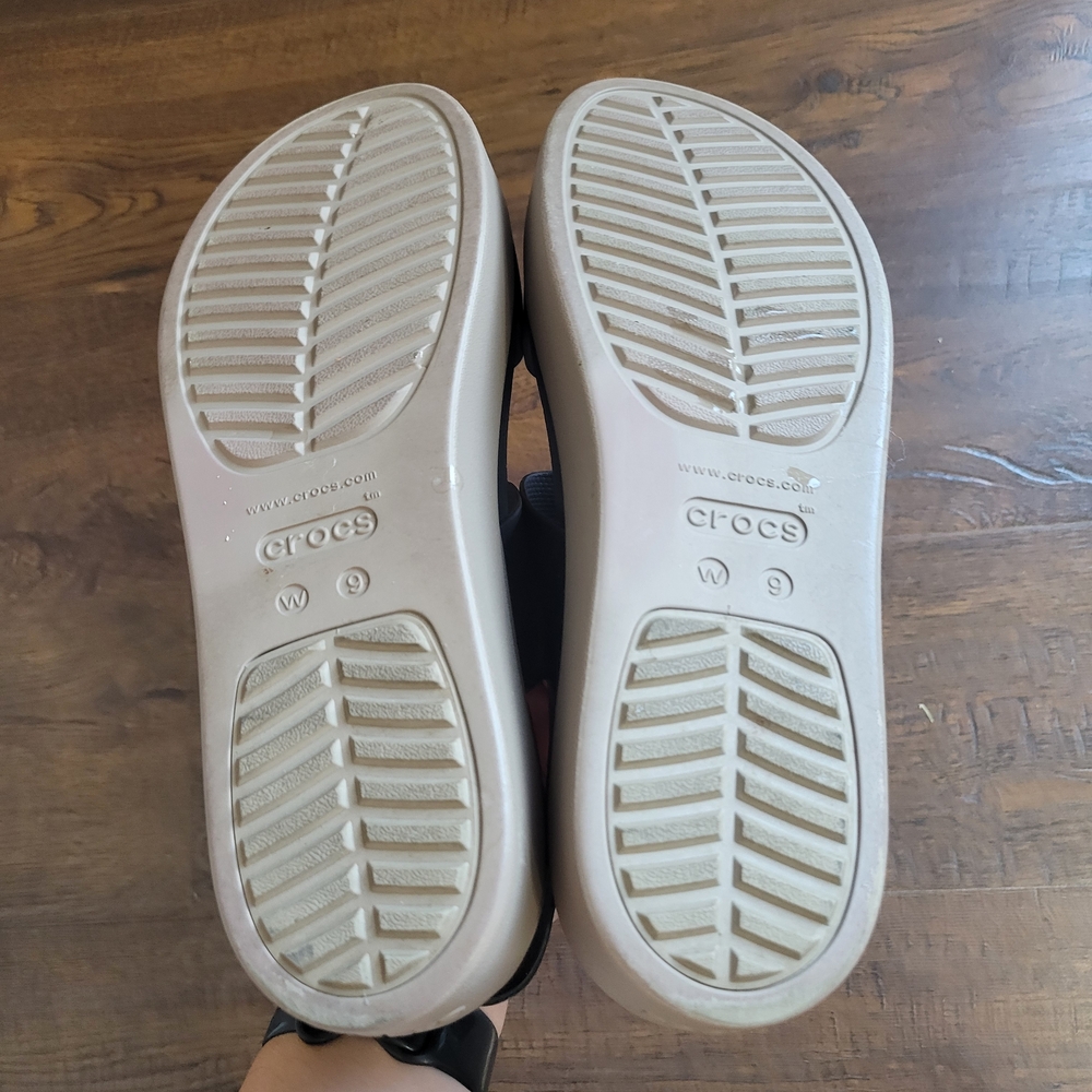 Two Pairs of Sandals - Picture 4 of 7
